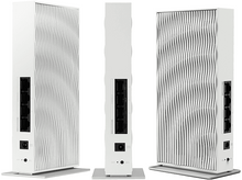 Charger l'image dans la galerie, Trois vues d'un routeur blanc avec façade texturée, ports et support.