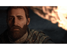 Charger l'image dans la galerie, Gros plan sur le visage d'un homme barbu. L'arrière-plan est flou et semble être un feu.