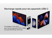 Charger l'image dans la galerie, Des tablettes et des téléphones sont affichés, avec un chargeur USB-C, mettant l'accent sur la charge USB-C.