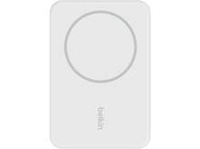 Charger l'image dans la galerie, Chargeur sans fil Belkin blanc. Comprend un anneau gris, des coins arrondis et le logo Belkin.