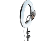 Charger l'image dans la galerie, Anneau lumineux avec un smartphone attaché. Le téléphone affiche une vidéo. Support noir. Fond blanc.