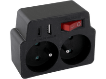 Charger l'image dans la galerie, Adaptateur secteur noir avec deux prises, un port USB et un interrupteur marche/arrêt rouge.