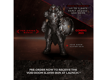 Charger l'image dans la galerie, Un chevalier musclé en armure argentée avec un bouclier dans un cadre fantastique sombre.