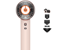 Charger l'image dans la galerie, Un sèche-cheveux rose et transparent avec plusieurs accessoires. Les composants internes du sèche-cheveux sont visibles, et il a deux boutons.