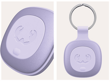 Charger l'image dans la galerie, Deux images : un porte-clés violet clair avec un logo de crabe et un porte-clés.