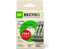 Charger l'image dans la galerie, Une boîte de piles rechargeables GP Recyko avec un chargeur, piles visibles.