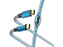 Charger l'image dans la galerie, Câble USB-C avec motif en chevrons bleu et blanc. Les connecteurs sont bleus avec des pointes dorées.