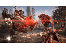 Charger l'image dans la galerie, Deux personnages d'un jeu vidéo qui se battent.