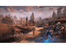 Charger l'image dans la galerie, Une femme courant à travers un village, un cheval robot en arrière-plan.