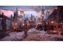 Charger l'image dans la galerie, Scène de jeu avec personnages, bâtiments et lanternes dans un environnement enneigé.