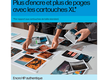 Charger l'image dans la galerie, Mains arrangeant des photos sur une table blanche. Le texte 'Encre HP authentique' est visible.