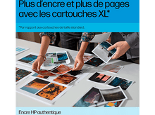 Charger l'image dans la galerie, Mains tenant des photos imprimées sur une table, avec le texte 'Plus d'encre et plus de pages avec les cartouches XL*'.