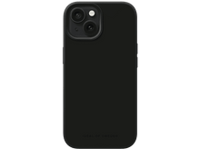 Charger l'image dans la galerie, Coque de téléphone noire avec une découpe pour l'appareil photo et le logo Ideal of Sweden.