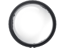 Charger l'image dans la galerie, Un filtre d'objectif avec une bague noire et un centre en verre transparent. Le filtre est sur fond blanc.