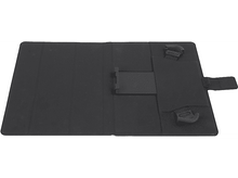 Charger l'image dans la galerie, Housse de tablette en cuir noir. La housse de la tablette est ouverte et face vers le haut.
