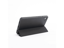 Charger l'image dans la galerie, Tablette noire dans un étui, surélevée, avec un fond blanc.