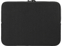 Charger l'image dans la galerie, Housse d'ordinateur portable noire avec fermeture éclair. Le matériau a un motif texturé en forme de grille.