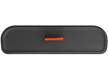 Charger l'image dans la galerie, Étui de chargement rectangulaire noir avec une tirette en tissu orange.