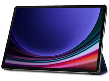 Charger l'image dans la galerie, Une tablette avec un étui. L'écran est allumé. L'étui est noir et gris.