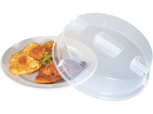 Charger l'image dans la galerie, Une assiette blanche avec des tranches de pommes de terre frites dorées à la sauce tomate, recouverte d'un couvercle en plastique transparent.