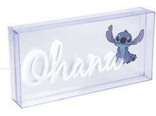 Charger l'image dans la galerie, Panneau Ohana avec le personnage de Stitch dans un étui en plastique transparent.