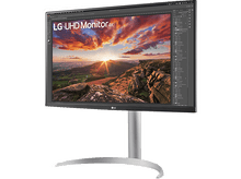 Charger l'image dans la galerie, Moniteur LG affichant une image d'un coucher de soleil sur une chaîne de montagnes. Support argenté.