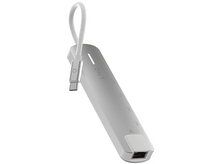 Charger l'image dans la galerie, Un hub USB-C argenté avec un cordon blanc, isolé sur fond blanc.