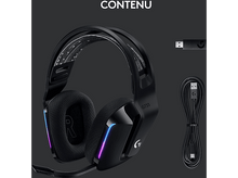 Charger l'image dans la galerie, Casque noir avec microphone, câble et adaptateur USB, sur fond sombre.