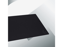 Charger l'image dans la galerie, Tapis de souris noir avec le logo 'G' de Logitech dans le coin.