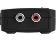 Charger l'image dans la galerie, Appareil audio noir avec deux entrées : une blanche et une rouge. L'appareil a un bouton bleu en haut.