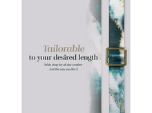 Charger l'image dans la galerie, Sangle avec imprimé, boucle et texte sur fond clair.