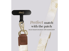 Charger l'image dans la galerie, Un cordon avec un patch de téléphone et un fermoir doré. Texte : Match parfait.