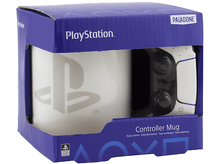 Charger l'image dans la galerie, Un écran de jeu affiche une scène de jeu avec un clavier et une souris.