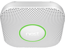 Charger l'image dans la galerie, Détecteur de fumée Nest blanc avec anneau lumineux vert. Surface perforée.