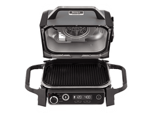 Charger l'image dans la galerie, Gril Ninja Woodfire, ouvert. Montre la surface du gril, les commandes et le couvercle ouvert. Noir et gris.