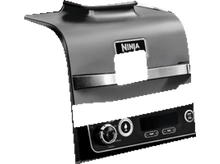 Charger l'image dans la galerie, Homme chargeant une station d'alimentation portable noire et un chariot dans le coffre.