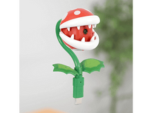 Charger l'image dans la galerie, Chargeur USB en forme de plante Piranha, tête rouge et blanche.