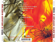 Charger l'image dans la galerie, Pochette d'album de Nirvana. Un motif floral avec une liste de chansons. Texte : 'Unplugged in New York'.