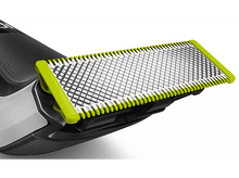 Charger l'image dans la galerie, Gros plan sur une lame de rasoir Philips Norelco. Elle est blanche et verte.