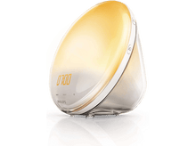 Charger l'image dans la galerie, Un réveil Philips Wake-up Light. Il est blanc, avec un affichage numérique orange.