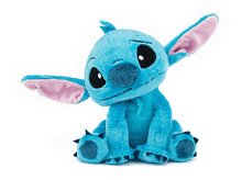 Charger l'image dans la galerie, Peluche bleue Stitch, assis, grandes oreilles, yeux noirs, fond blanc.