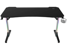 Charger l'image dans la galerie, Bureau de jeu noir avec lumières LED sur les pieds et un porte-gobelet, fond blanc.
