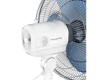Charger l'image dans la galerie, Ventilateur blanc avec une couverture de pales bleues. Le ventilateur a un panneau de contrôle avec "Rowenta".