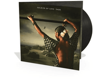 Charger l'image dans la galerie, Pochette de l'album "Soldier of Love" de Sade. Femme aux bras levés. Disque vinyle noir.