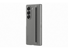 Charger l'image dans la galerie, Téléphone gris pliable avec trois caméras et un stylet. Le téléphone est fermé et vu de côté.