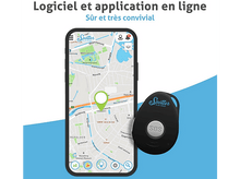 Charger l'image dans la galerie, Smartphone avec carte, appareil Spotter noir avec bouton SOS, fond bleu.