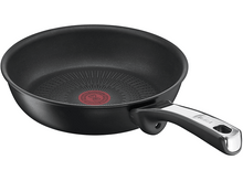 Charger l'image dans la galerie, Une poêle noire avec un cercle rouge au centre et une poignée noire et argentée.