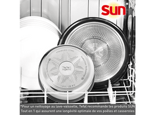 Charger l'image dans la galerie, Un lave-linge blanc avec une porte gris foncé et un panneau de commande.