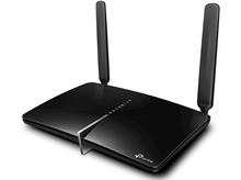 Charger l'image dans la galerie, Routeur TP-Link noir avec deux antennes, sur fond blanc.