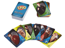 Charger l'image dans la galerie, Jeu de cartes UNO Harry Potter avec plusieurs cartes de personnages.